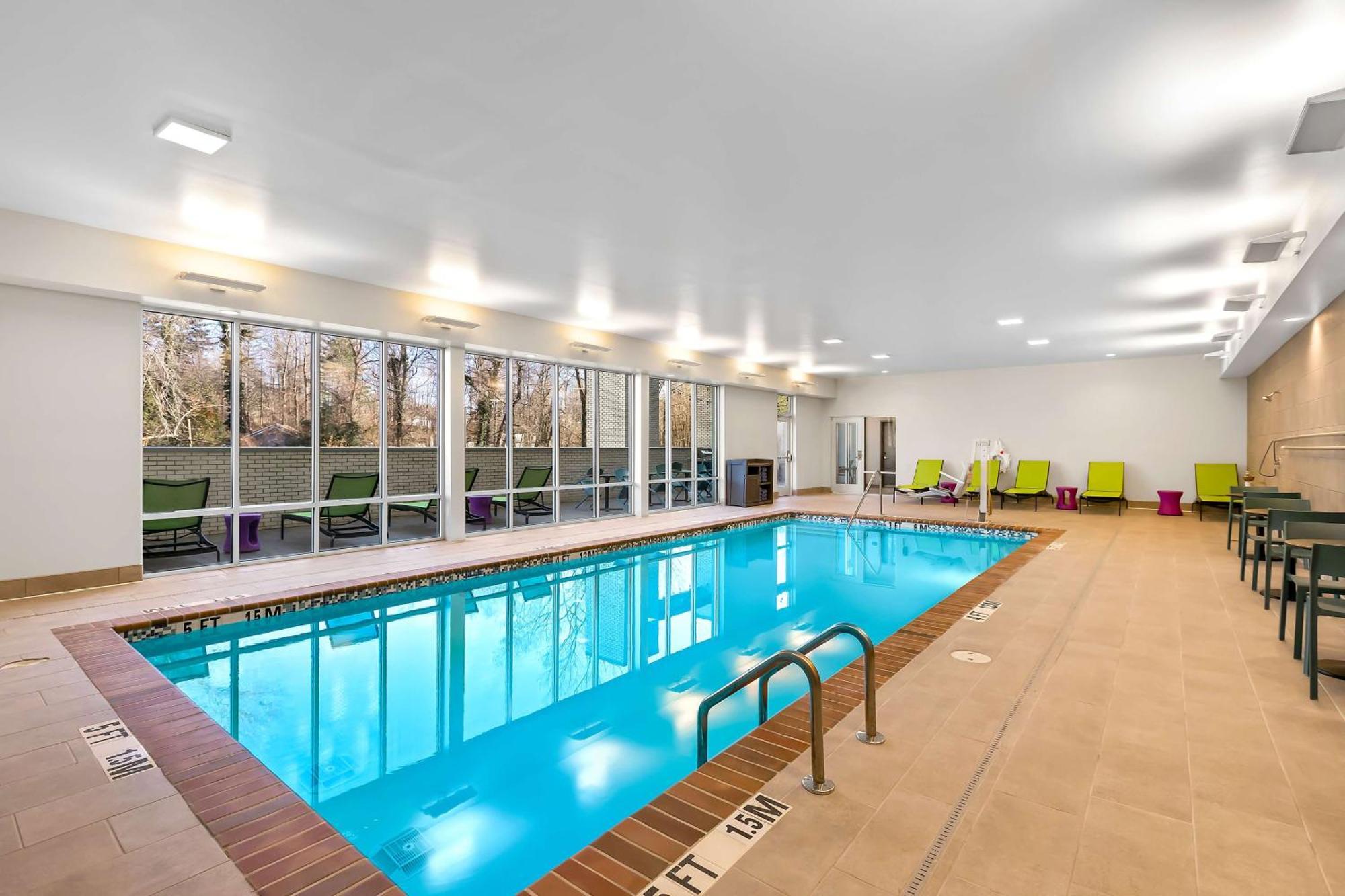 Home2 Suites By Hilton Hendersonville Exterior photo